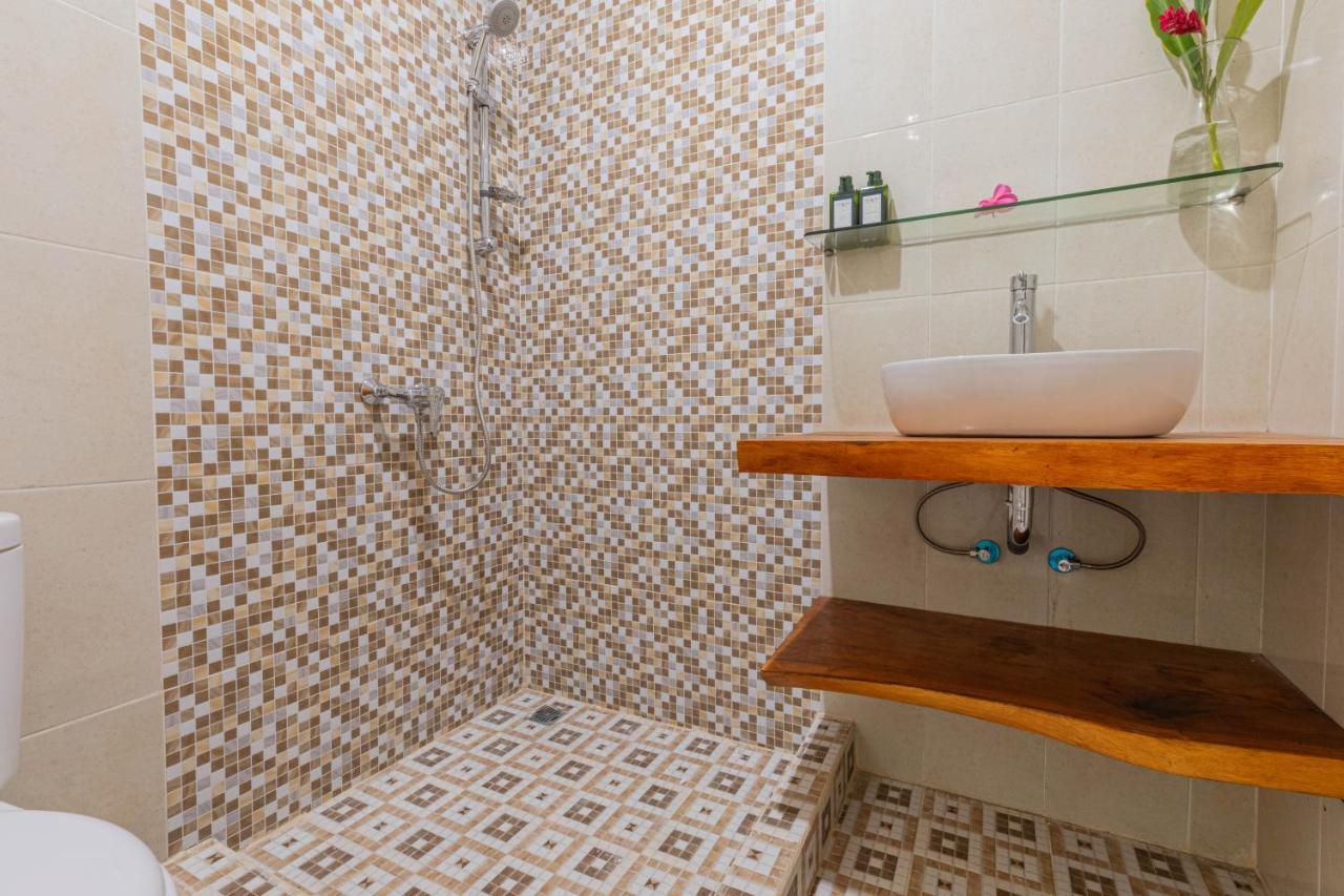 Candra Loka Studio & Apartment By The Loka Kerobokan Esterno foto