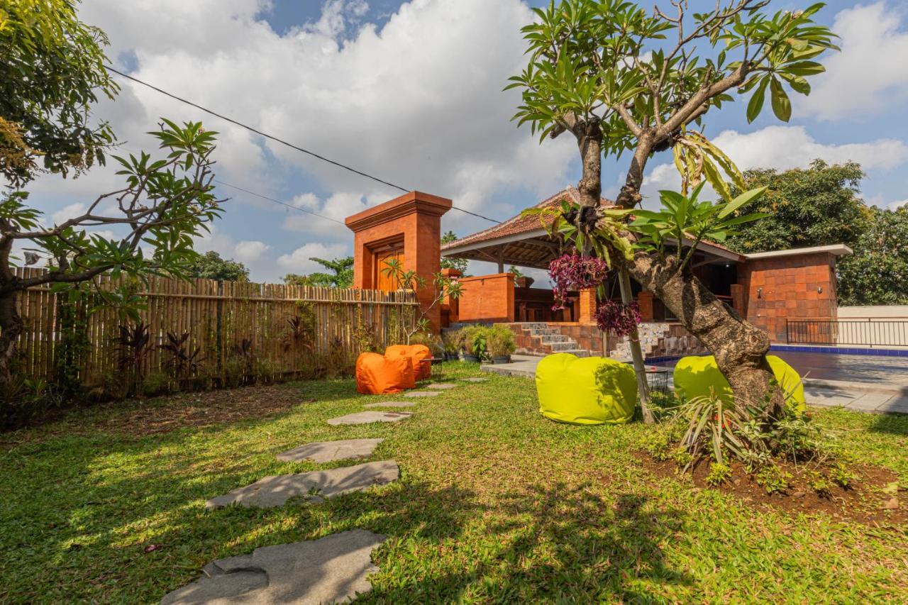 Candra Loka Studio & Apartment By The Loka Kerobokan Esterno foto