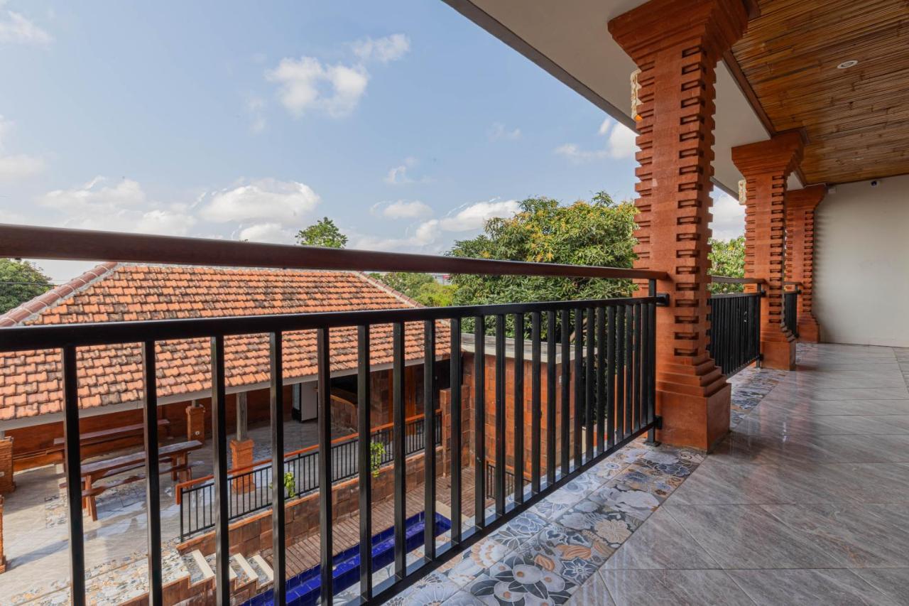 Candra Loka Studio & Apartment By The Loka Kerobokan Esterno foto
