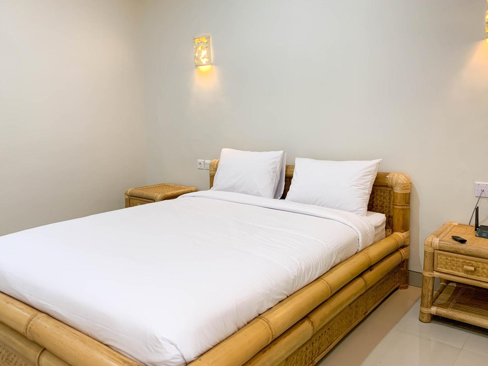 Candra Loka Studio & Apartment By The Loka Kerobokan Esterno foto