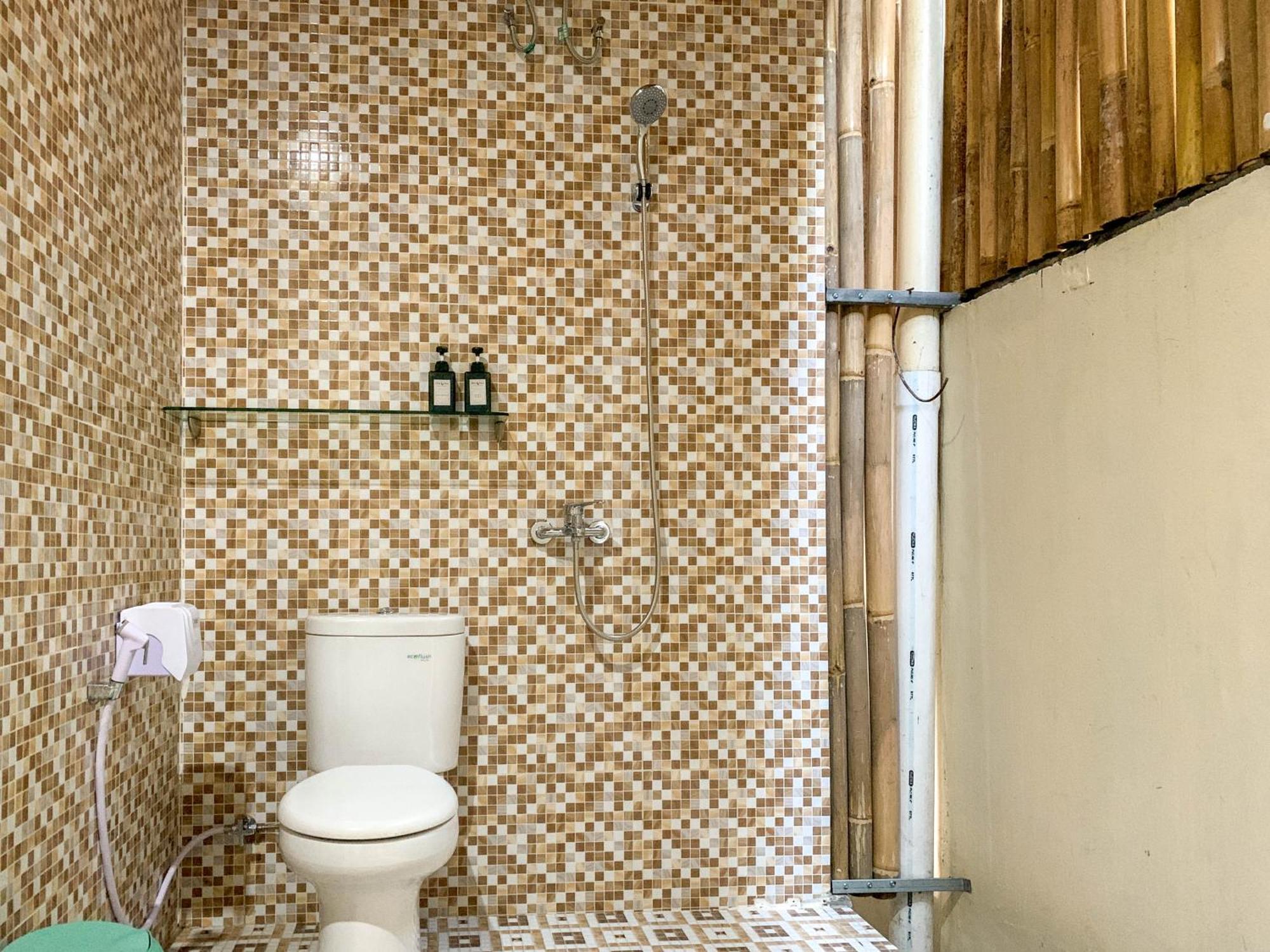 Candra Loka Studio & Apartment By The Loka Kerobokan Esterno foto